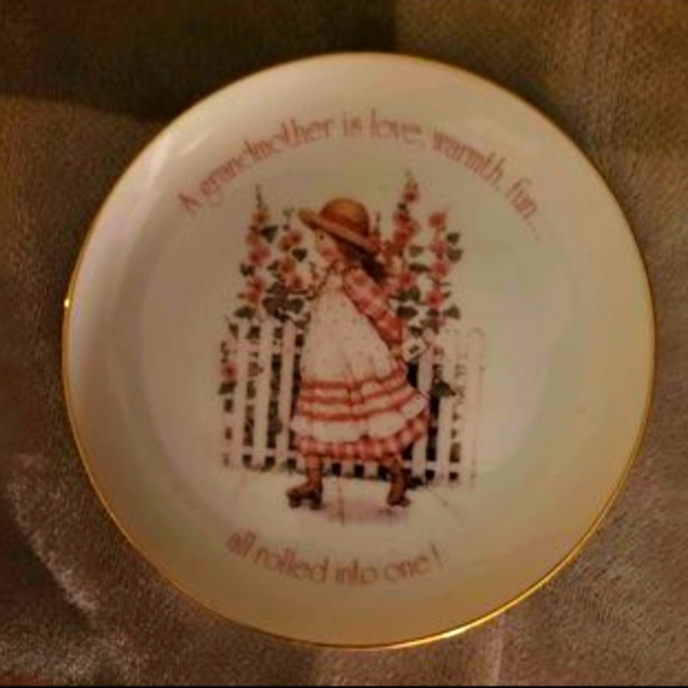 SALE. SMALL HOLLY HOBBIE, LASTING MEMORIES, FINE PORCELAIN. ☆ 3 For $25☆